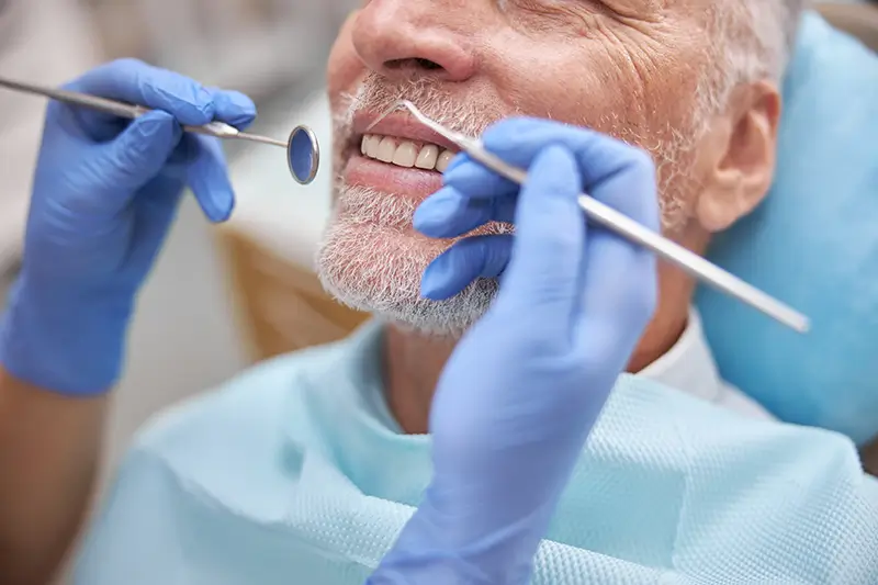 Implantes Dentários